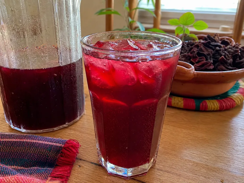 Agua de Jamaica (Hibiscus Agua Fresca) — plated and served