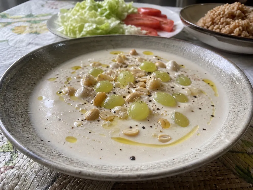 Ajoblanco — plated and served