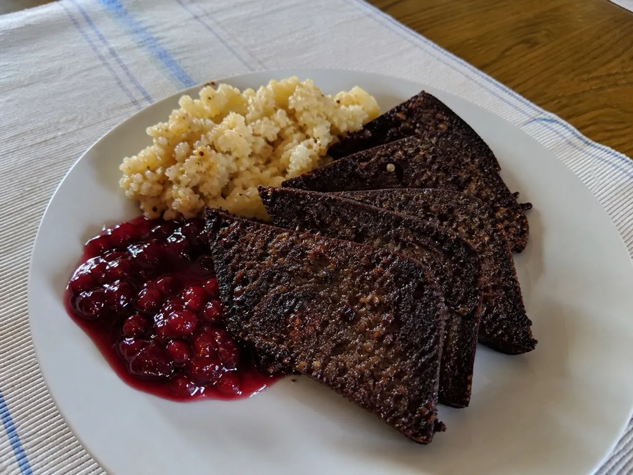 Blodpudding — served
