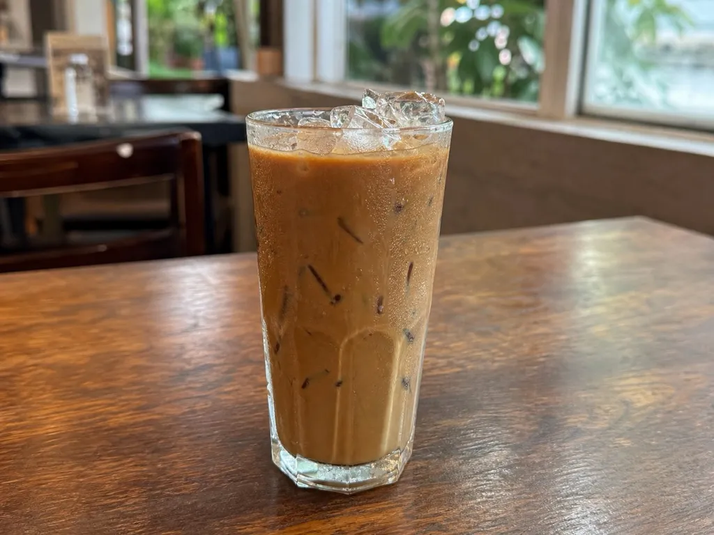 Cà Phê Sữa Đá (Iced Milk Coffee) — plated and served