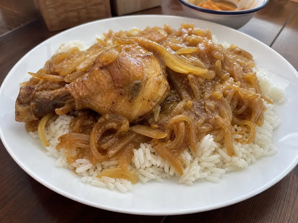 Chicken Yassa — plated and served