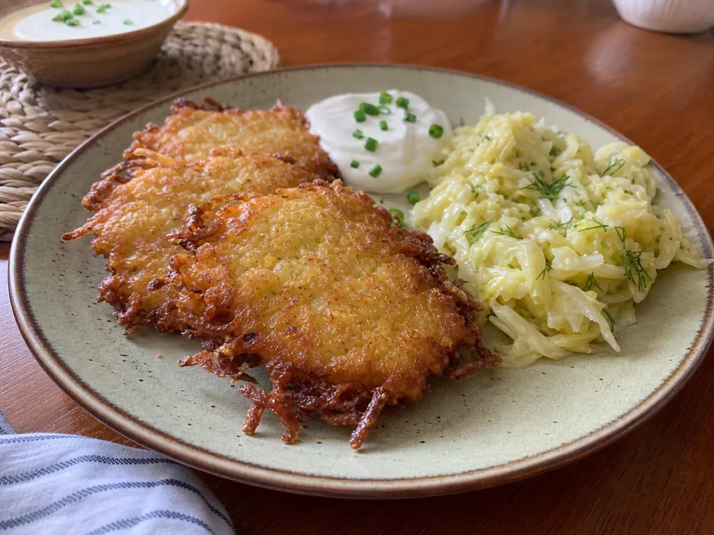 Draniki — plated and served