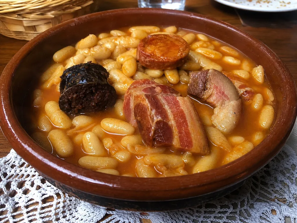 Fabada Asturiana — plated and served