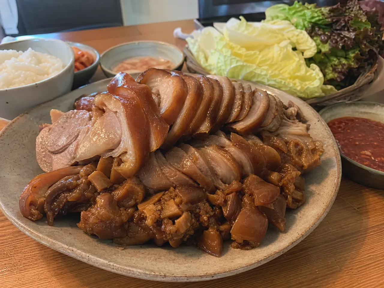Jokbal (Braised Pigs' Feet) — served