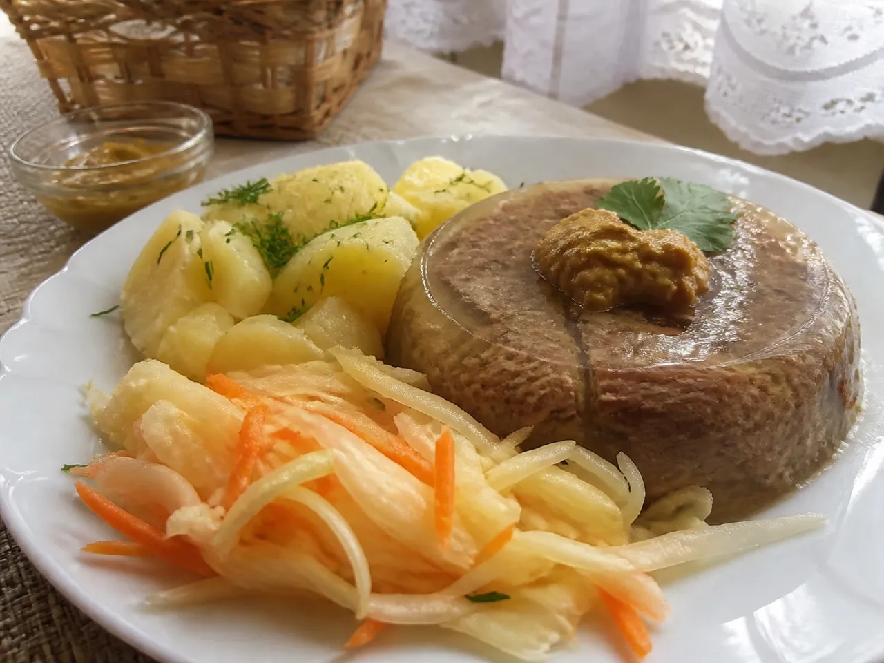 Kholodets — served