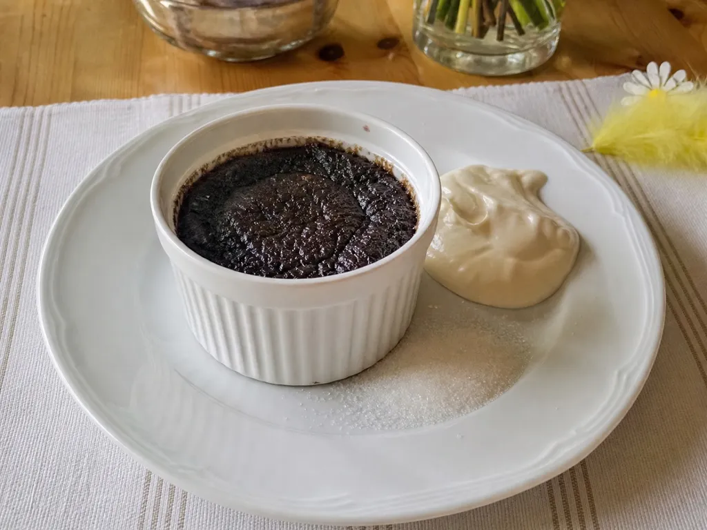 Mämmi — plated and served