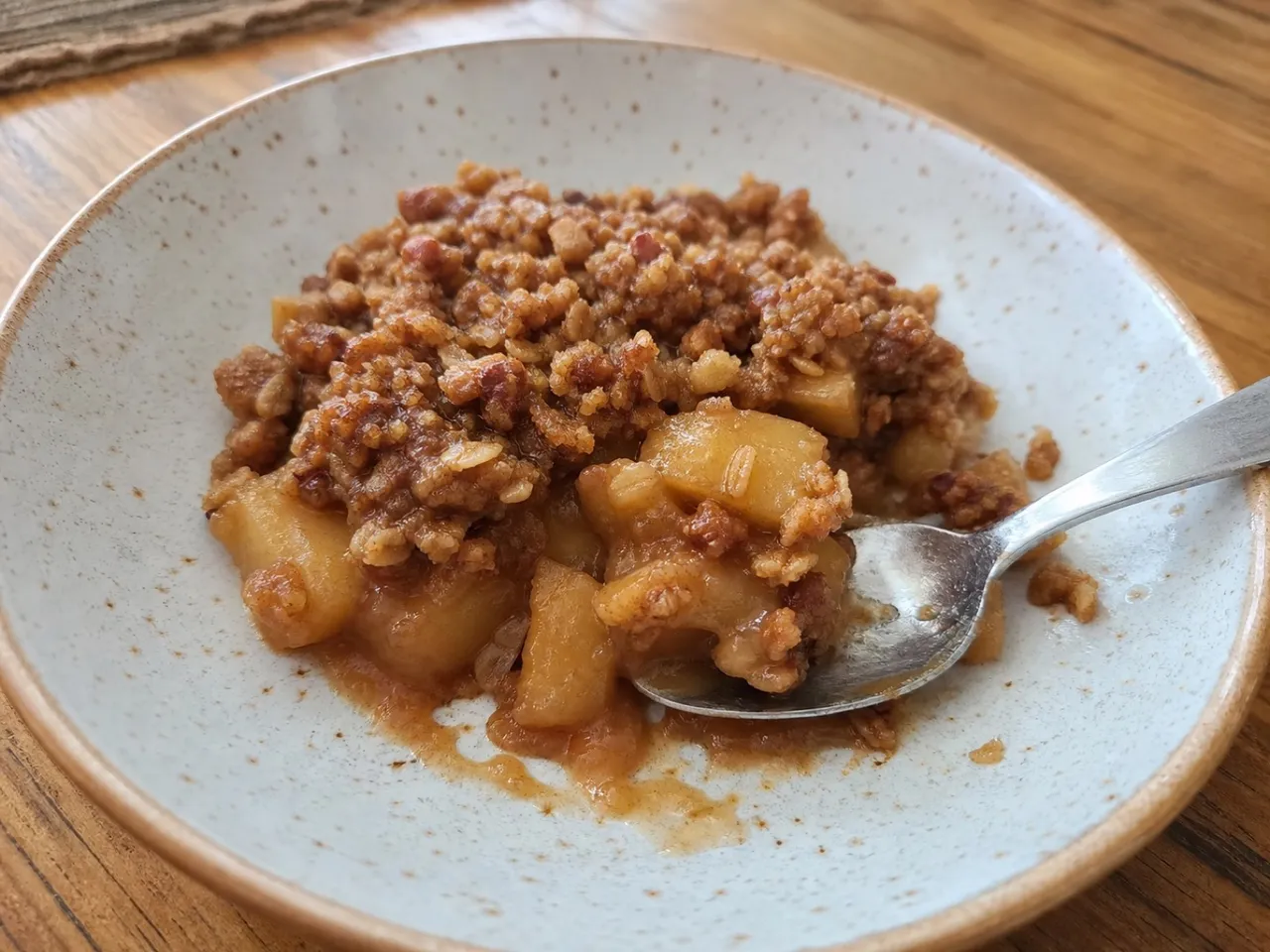 Mammy's Apple Crisp — served