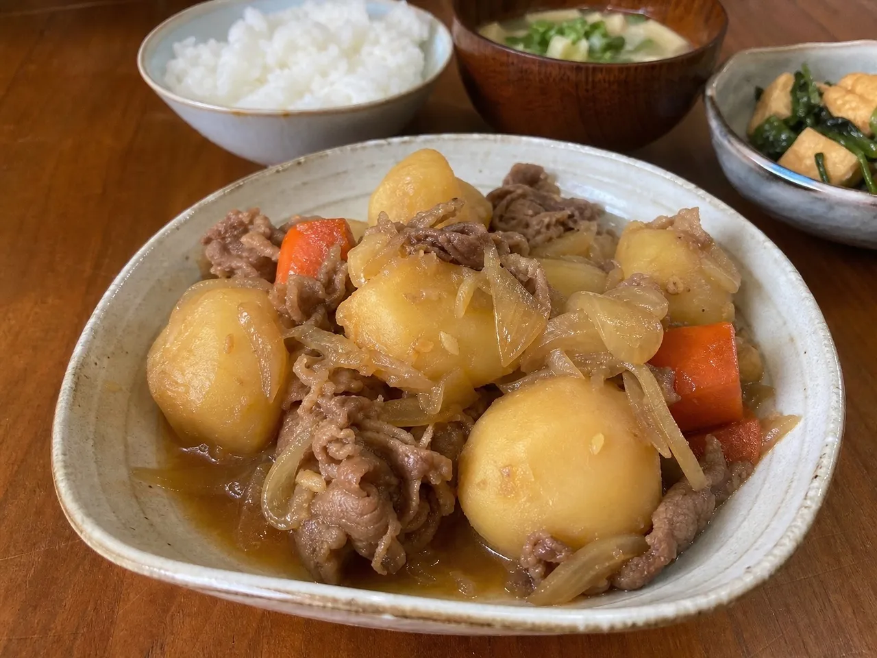 Nikujaga — served