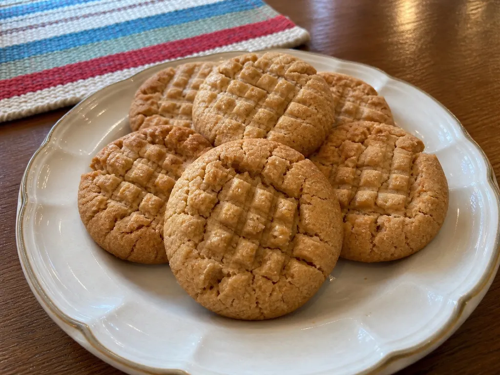 Peanut Butter Cookies — plated and served