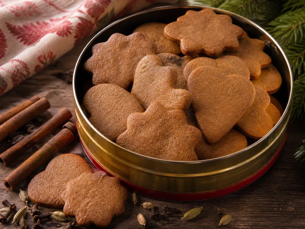 Pepparkakor — plated and served