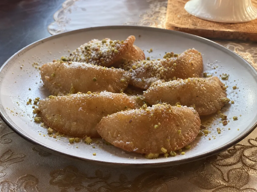Qatayef — plated and served