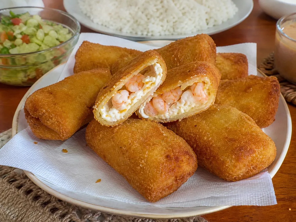 Risole de Camarão (Shrimp Risole) — plated and served