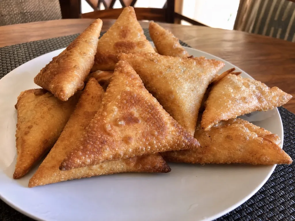 Sambusa — plated and served