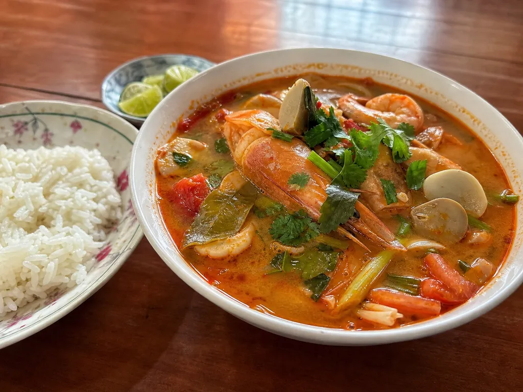 Tom Yum Goong — plated and served