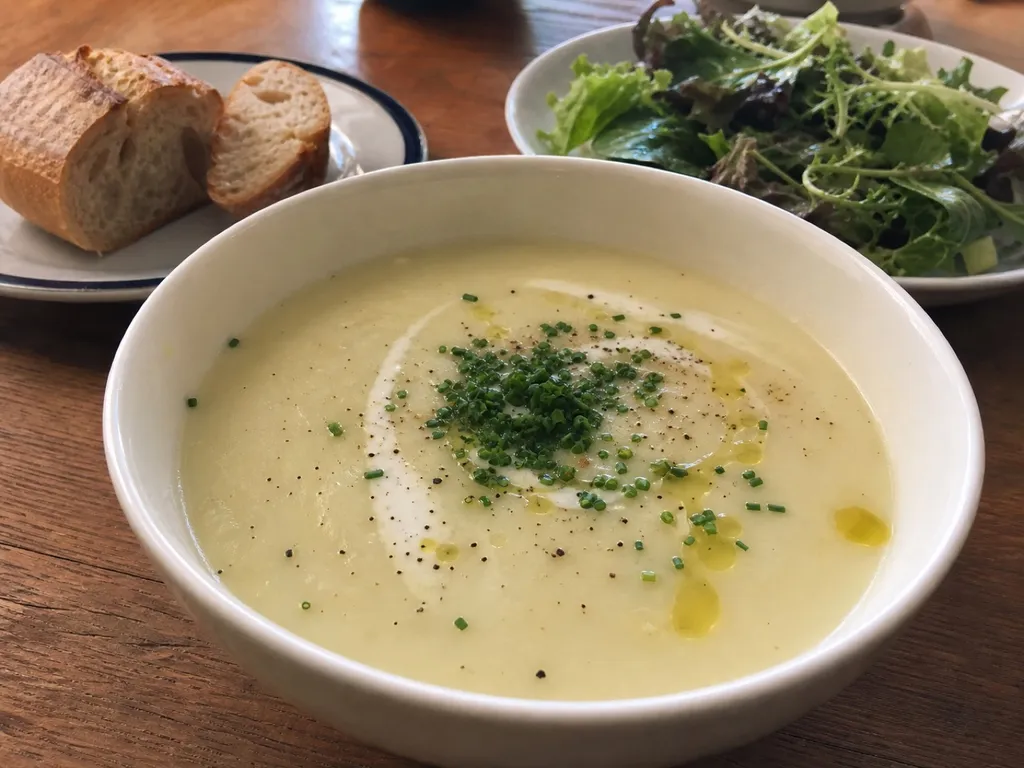 Vichyssoise — plated and served
