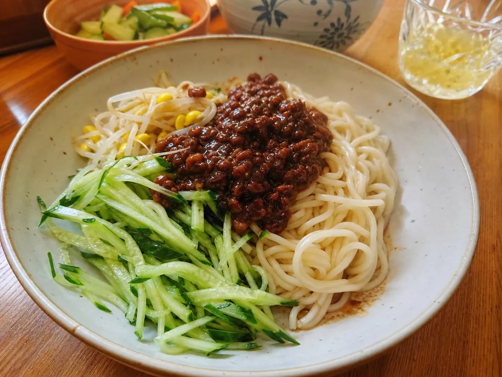 Zhajiangmian — plated and served